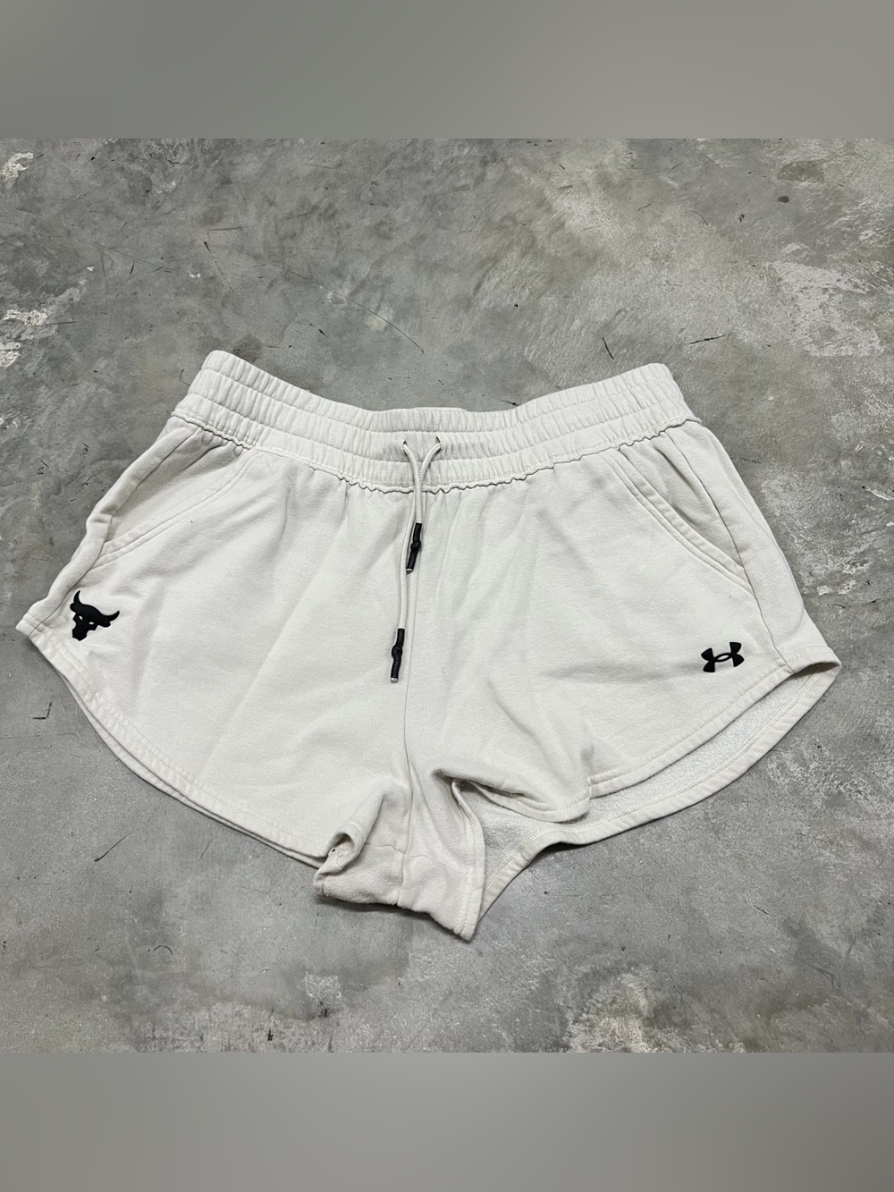 Under Armour Project Rock Womens Fleece Shorts Size Large Beige Cream Gym
